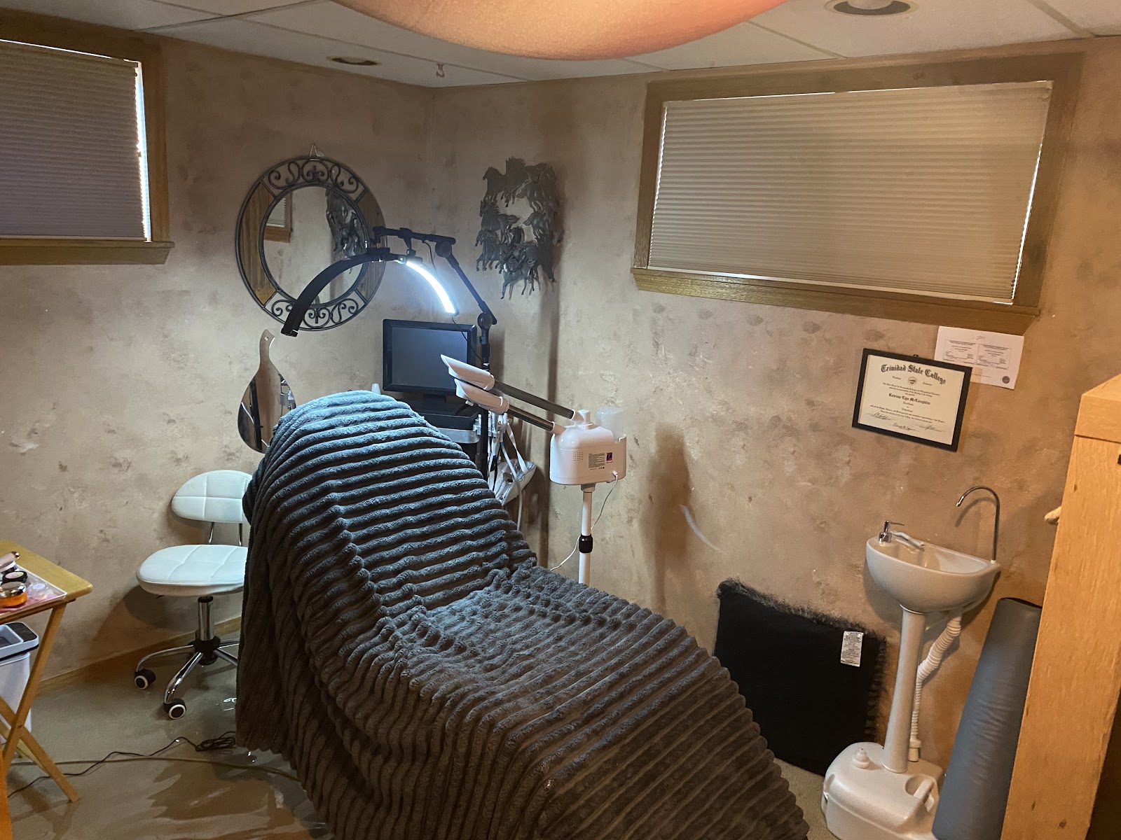 Katrina's Massage Therapy & Spa & Beauty by KatieLee nail photo 3
